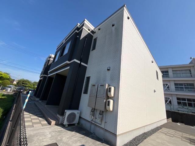 物件外観写真1　(外観写真（昼）)