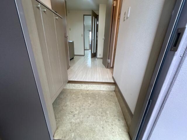 物件内観写真15　(玄関)