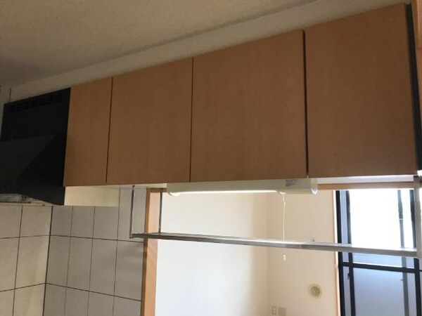 収納(吊り戸棚)