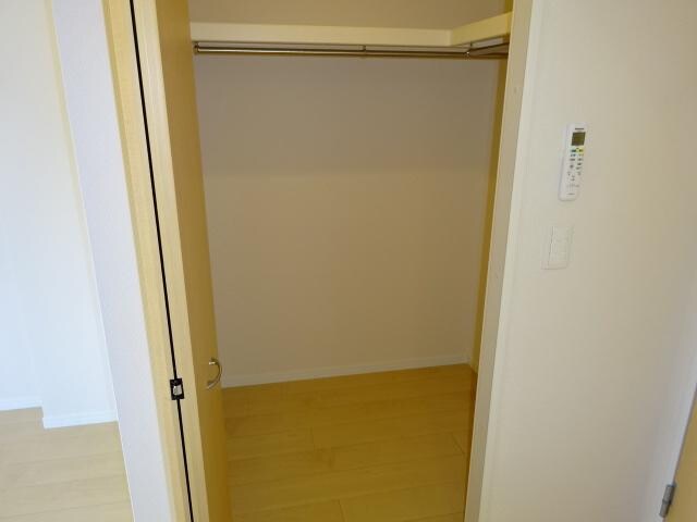 物件内観写真17　(洋室)