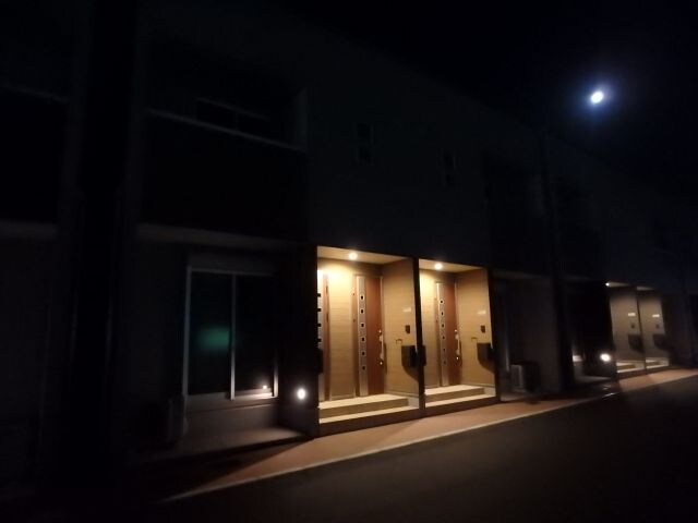 物件外観写真4　(夜)