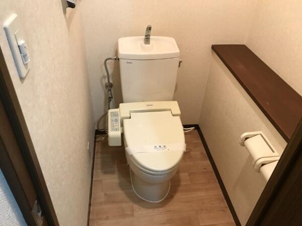 トイレ(シャワー付トイレ)