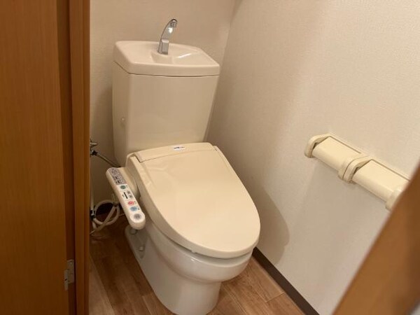 トイレ(シャワー付トイレ)