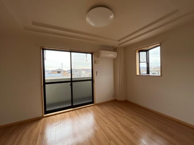 物件内観写真9　(リビング)