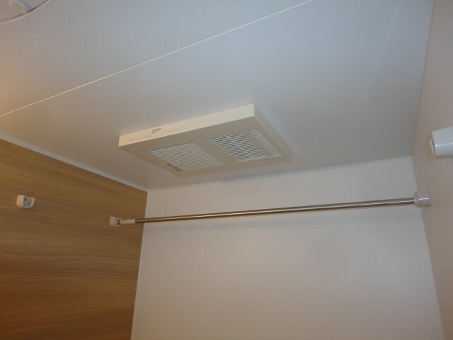物件内観写真28　(浴室換気乾燥機)
