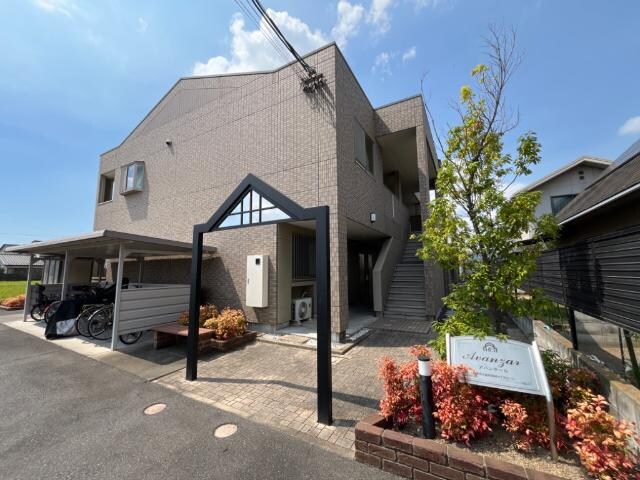 物件外観写真1　(外観写真（昼）)