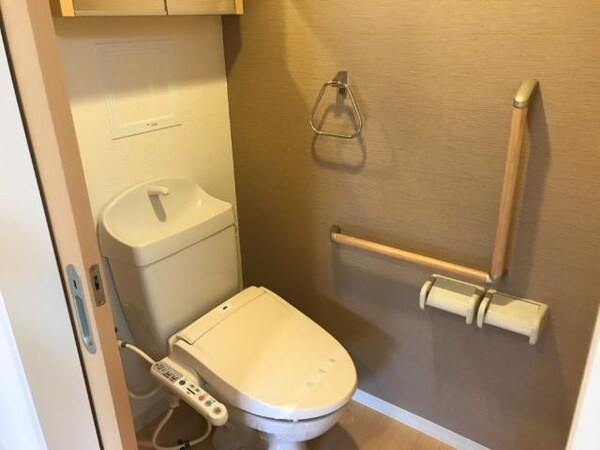 トイレ(シャワー付トイレ)