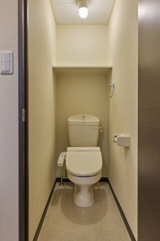 物件内観写真11　(温水洗浄便座付き)