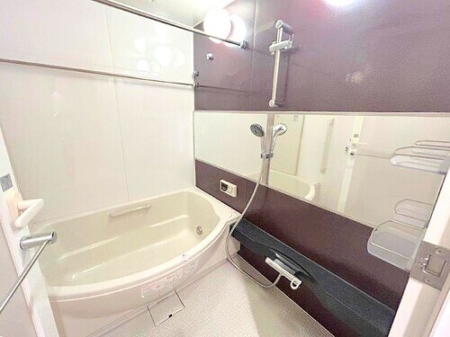 物件内観写真5　(ユニットバス)