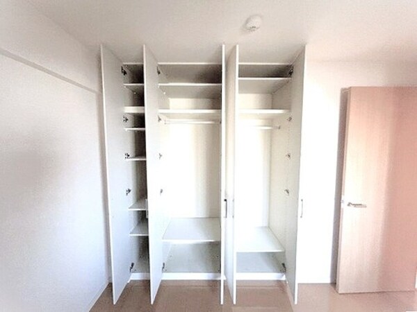 収納(クロゼット(洋室約5.2畳))