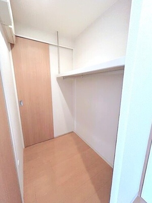 収納(ウォークスルークロゼット)