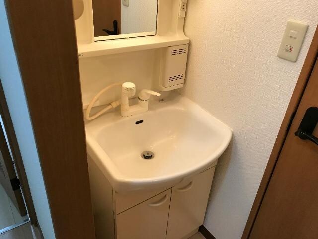 物件内観写真5　(洗髪洗面化粧台)