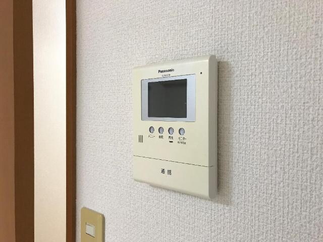 物件内観写真13　(カメラ付インターホン)