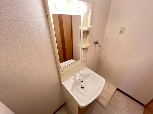 物件内観写真10　(洗髪洗面化粧台)