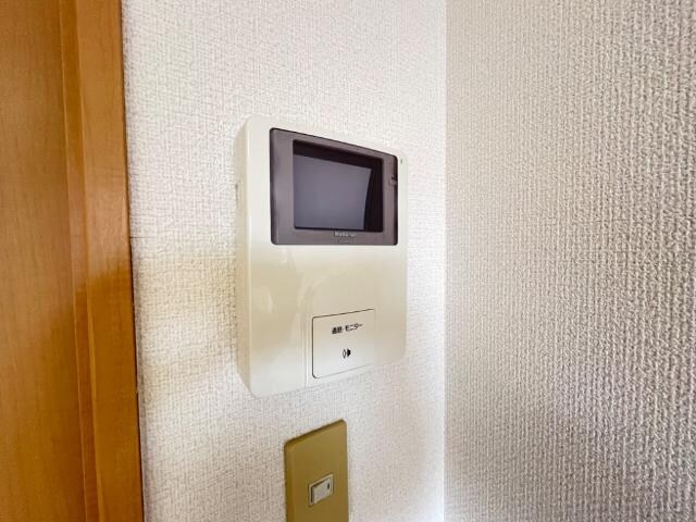 物件内観写真17　(カメラ付インターホン)