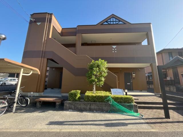 物件外観写真1　(外観写真（昼）)