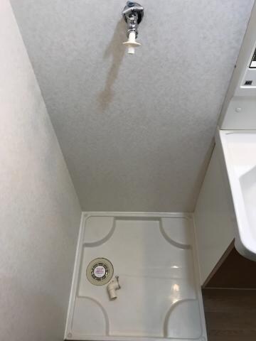 物件内観写真12　(洗濯機置場)