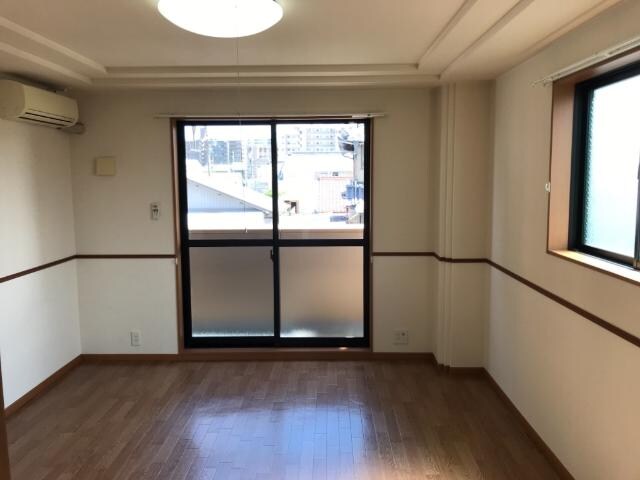 物件内観写真14　(洋室)