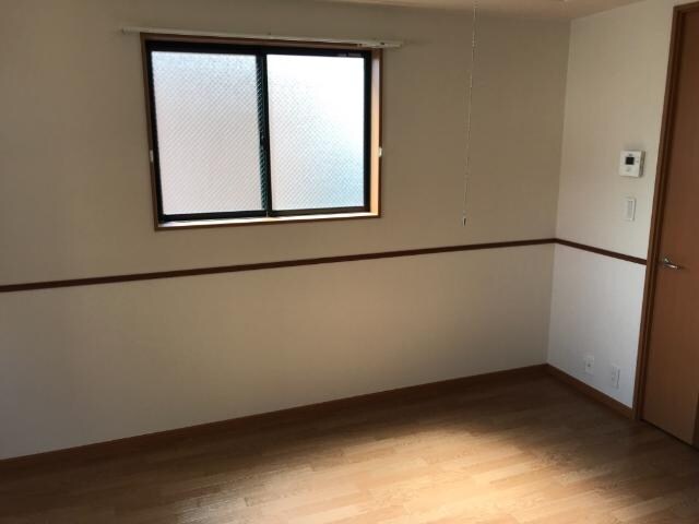 物件内観写真16　(洋室)