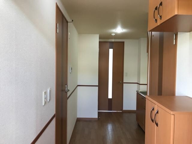 物件内観写真18　(玄関)