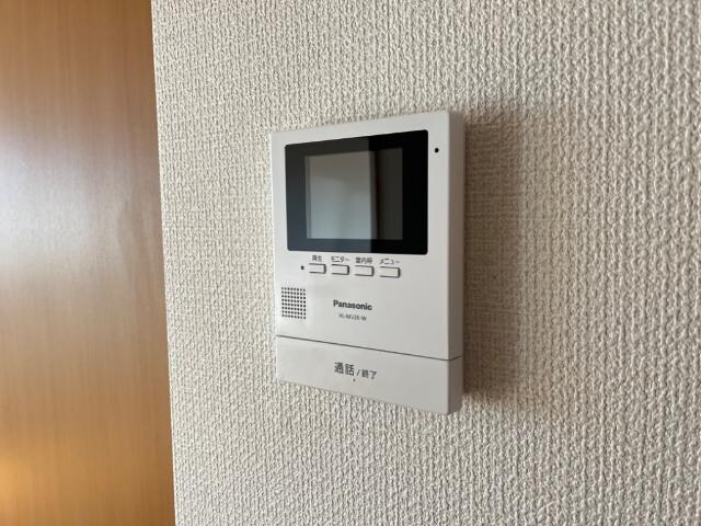 物件内観写真14　(カメラ付インターホン)