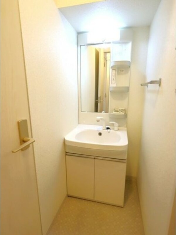 洗面・脱衣所(※写真は同じマンションの違う部屋のものになります。)