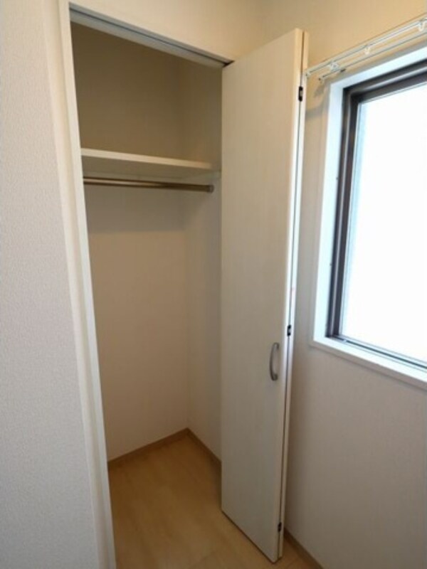 収納(※写真は同じマンションの違う部屋のものになります。)