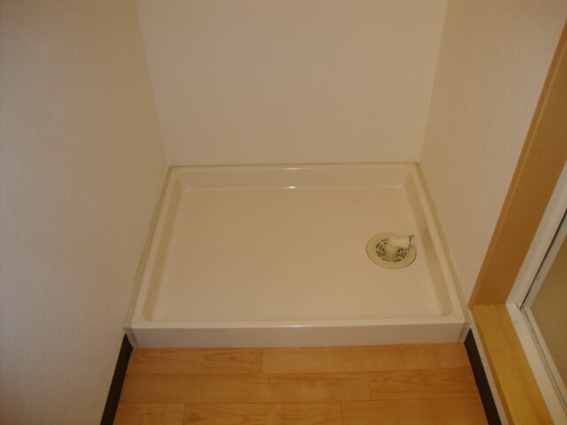 物件内観写真15　(洗濯機置場)