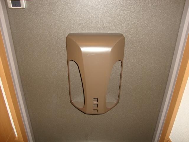 物件内観写真4　(玄関ポスト)