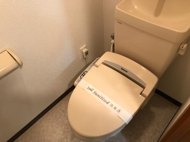 物件内観写真18　(シャワー付トイレ)