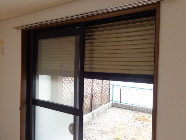 物件内観写真26　(１階シャッター（イメージ）)