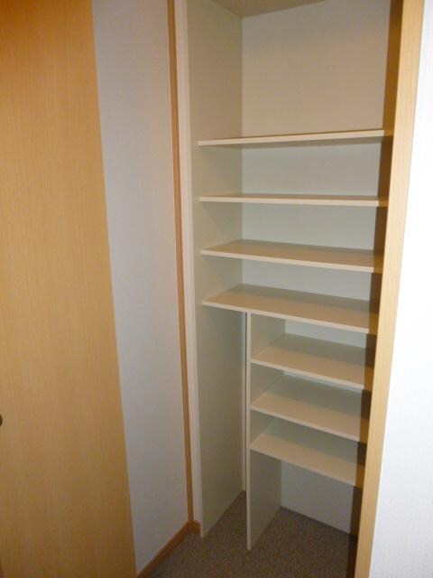 物件内観写真9　(玄関)