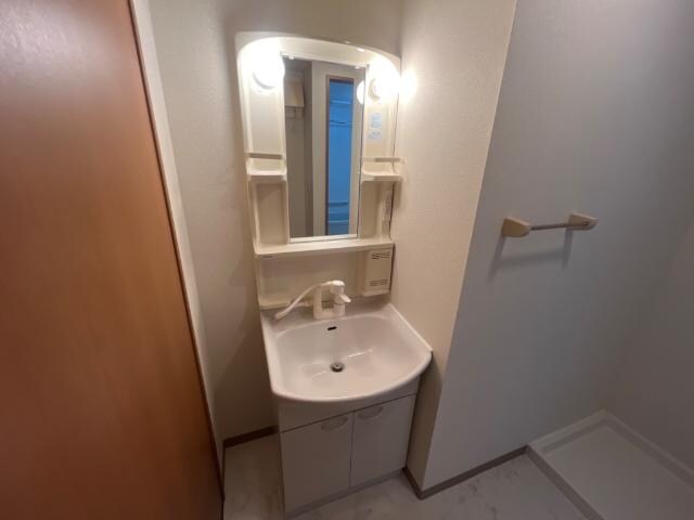 物件内観写真13　(洗面)