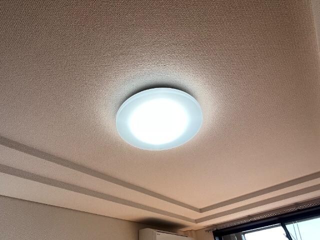物件内観写真5　(照明器具)