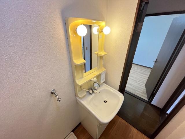 物件内観写真9　(洗髪洗面化粧台)