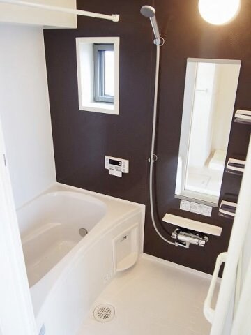 物件内観写真5　(きれいなお風呂です)