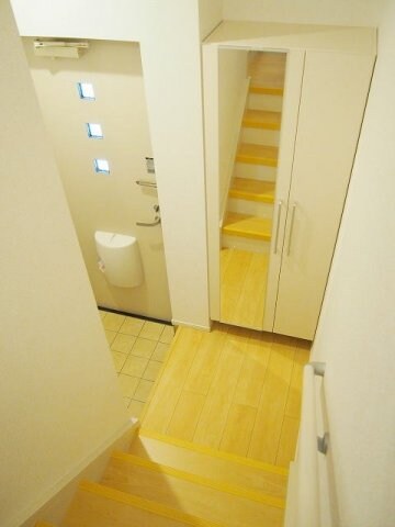 物件内観写真8　(玄関です)