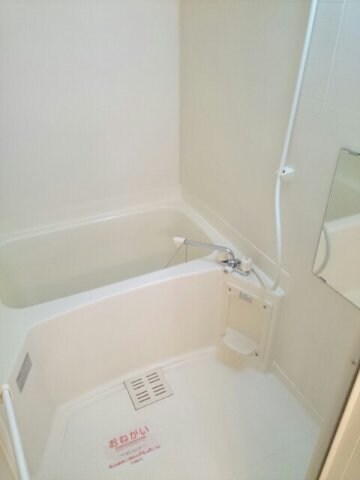 物件内観写真4　(ゆったり過ごせるお風呂です)