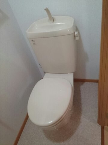 物件内観写真13　(コンパクトで使いやすいトイレです)