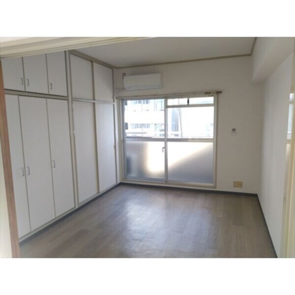 居室(※写真は同じマンションの違う部屋のものになります。)