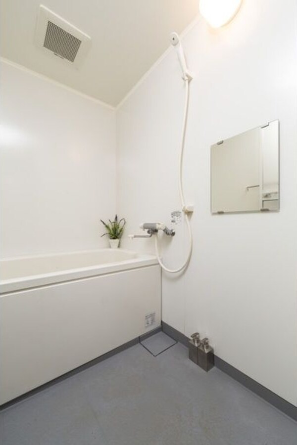 浴室(※写真は同じマンションの違う部屋のものになります。)