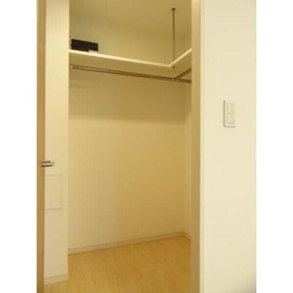 収納(※写真は同じマンションの違う部屋のものになります。)