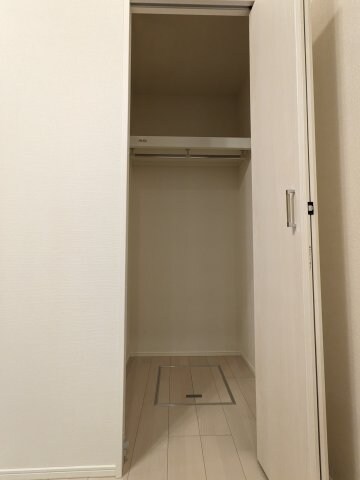 物件内観写真12　(クローゼット)