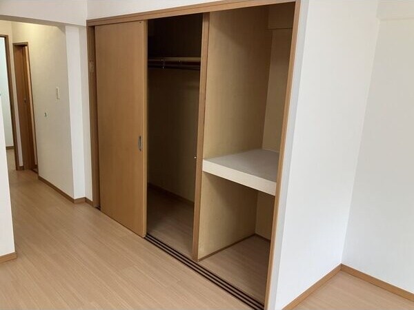 内装他
