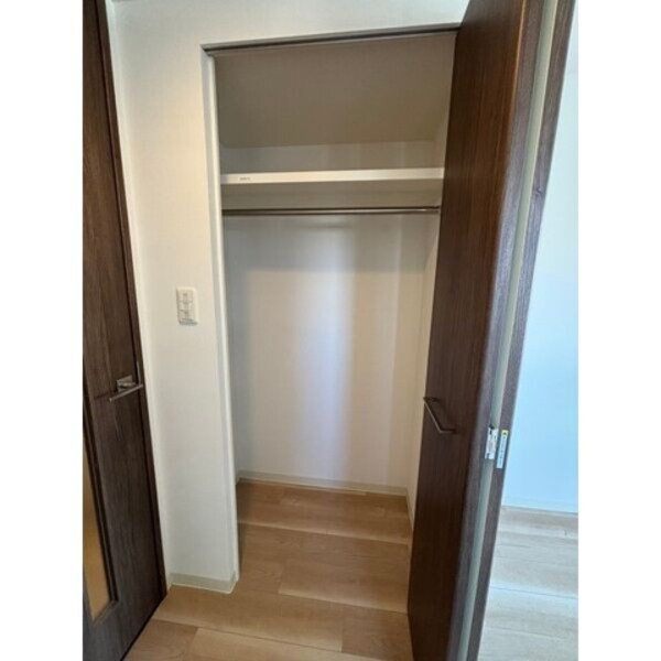 収納(※写真は同じマンションの違う部屋のものになります。)