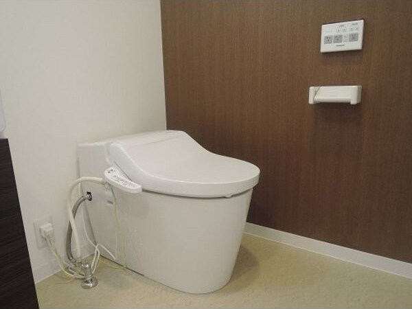 トイレ(※写真は同じマンションの違う部屋のものになります。※写真は同)