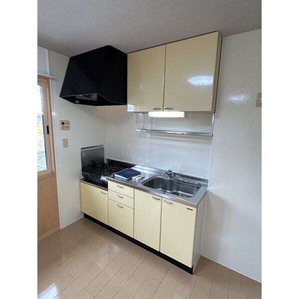 キッチン(室内写真は別部屋の写真です。)