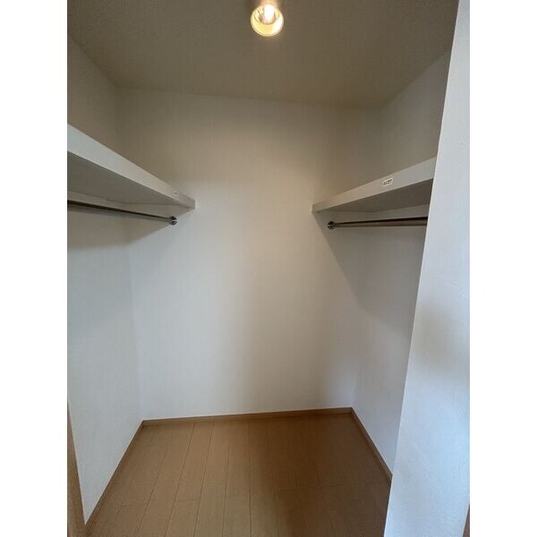 物件内観写真9　(室内写真は別部屋の写真です。)