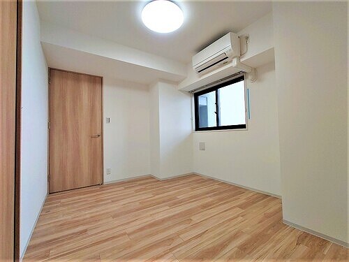 物件内観写真8　(洋室　※同タイプの部屋のお写真です)