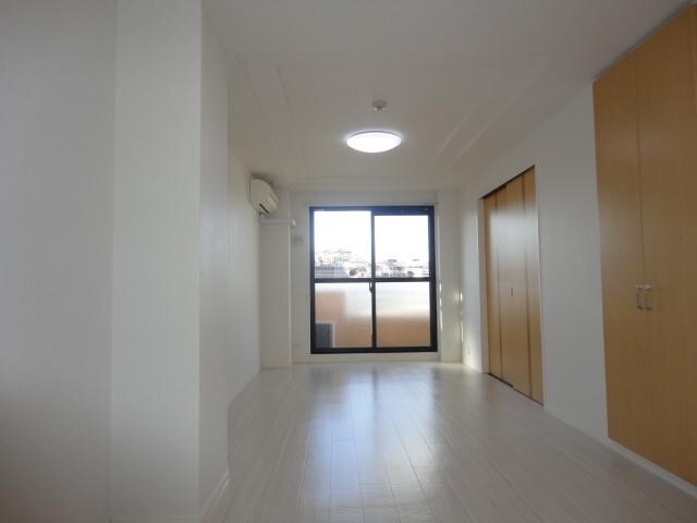 物件内観写真4　(リビング)